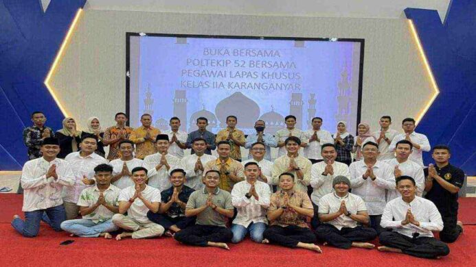 buka bersama dan penyerahan al quran bagi lapas karanganyar