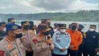 Kalapas Pasir Putih Dampingi Kakanwil Jateng Tinjau Kapal Terbakar di Dermaga Wijayapura Cilacap