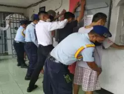 Ka. KPLP Pimpin Razia Blok Hunian Napi Bersama Regu Pengamanan dan CASN 2021