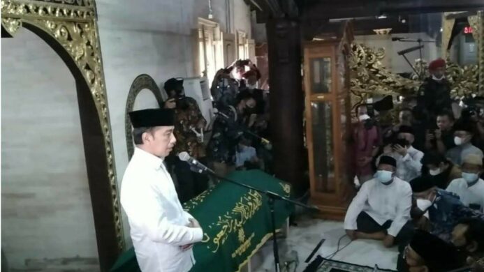 Presiden Jokowi ikut menyolati Buya Syafii Maarif