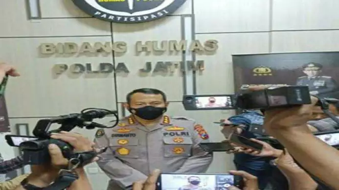 konferensi pers polda jatim terkait penetapan 5 tersangka simpatisan MSAT