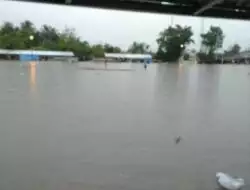 Diguyur Hujan Lebat Tiga Jam, Alun Alun Gandrungmangu Tergenang