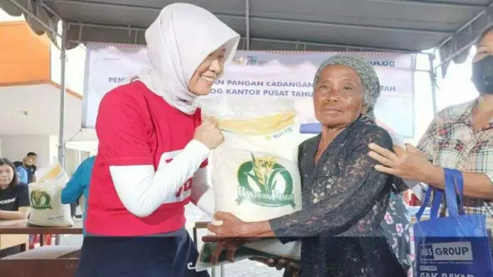 Pos Indonesia Bansos di Surabaya