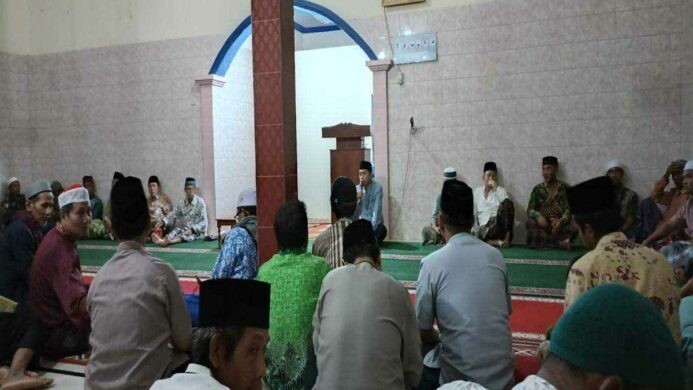 Ustadz Rahmat dari PCPM Majenang pandu Acara kajian Ramadhan di Masjid Taqwa Majenang