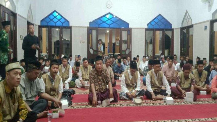 Jama'ah Pengajian Peringatan Nuzulul Qur'an di Purbalingga