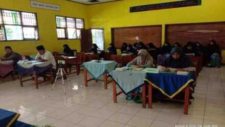 Santri Pontren Insan Mulia Muhammadiyah Gandrungmangu Gelar Ujian