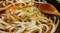 Perbedaan Ramen dan Udon : Menelusuri Dua Makanan Ikonik Jepang