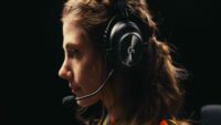 Headset Gaming Logitech G PRO X 2 Lightspeed dengan PRO-G GRAPHENE Audio Drivers