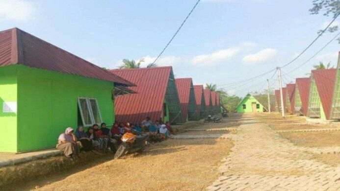 Hunian Sementara ( Hunara ) di Desa Karanggintung Kecamatan Gandrungmangu