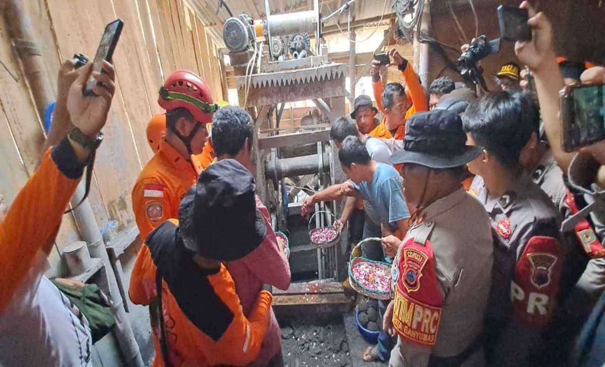 Penutupan Operasi SAR terhadap 8 orang penambang emas di Ajibarang Banyumas