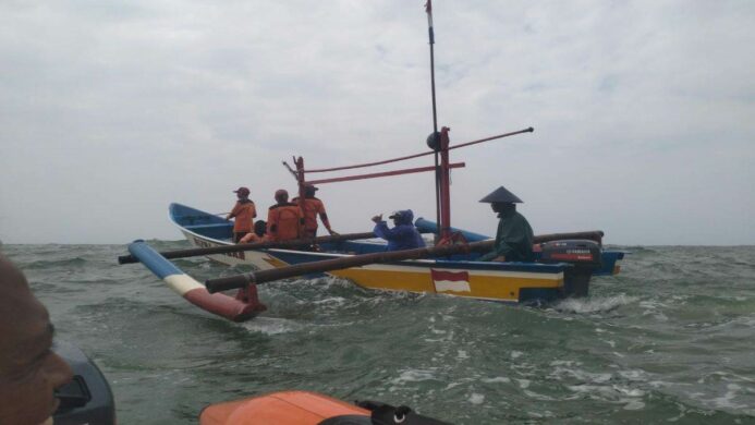 Basarnas Cilacap Sedang Melakukan Pencarian 2 Orang Nelayan di Nusakambangan
