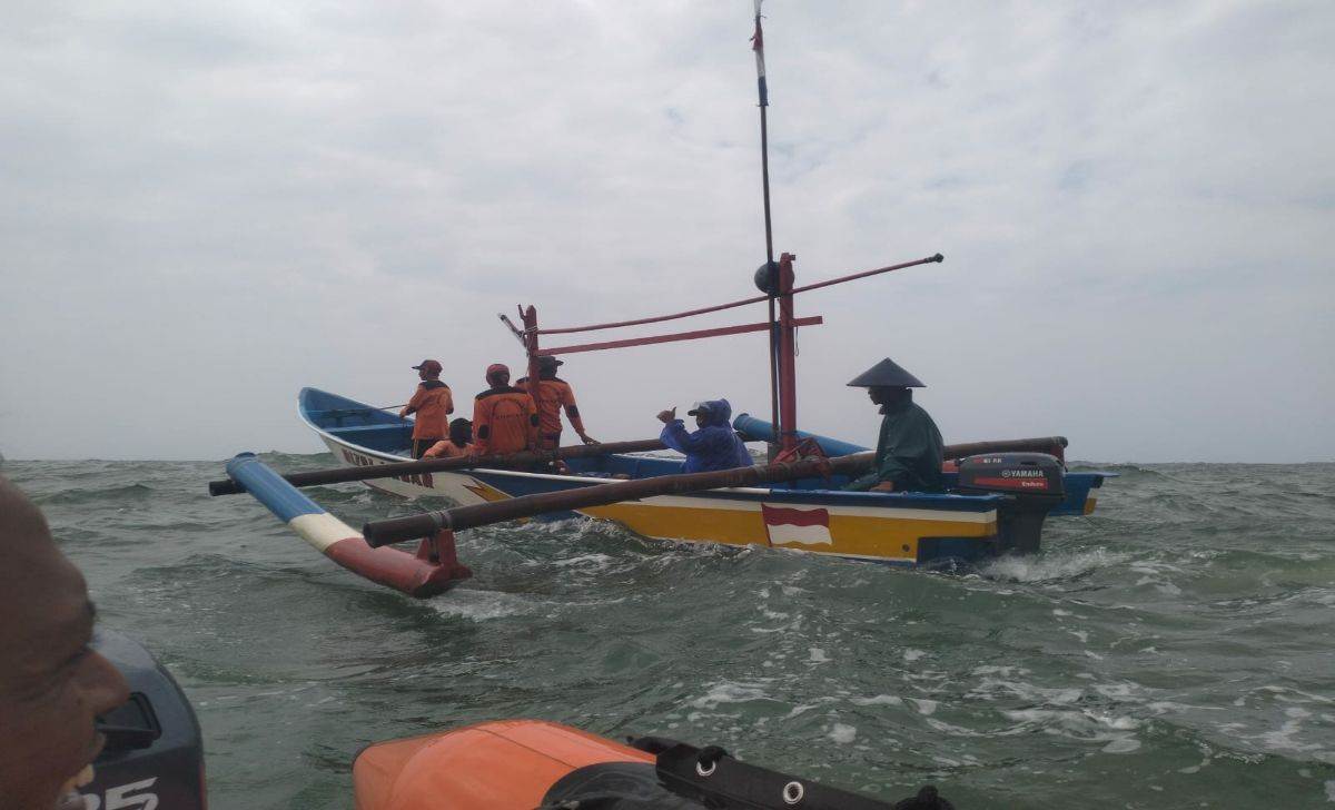 Basarnas Cilacap Sedang Melakukan Pencarian 2 Orang Nelayan di Nusakambangan