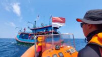 Basarnas Evakuasi 5 ABK di Perairan Nusakambangan karena Kapal Mati Mesin