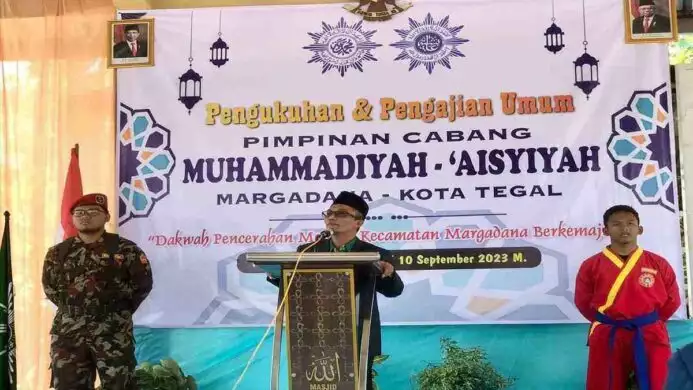 KH M Irzal Fadholi sedang tausiyah