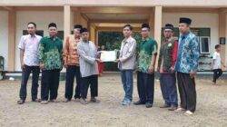 LAZISMU UMS Serahkan Bantuan ke PPMTQ Darussalam Slinga Purbalingga