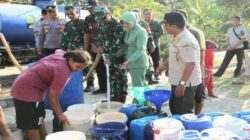Peduli Kekeringan, Kodim 0703 Cilacap Melaksanakan Serbuan Air Bersih