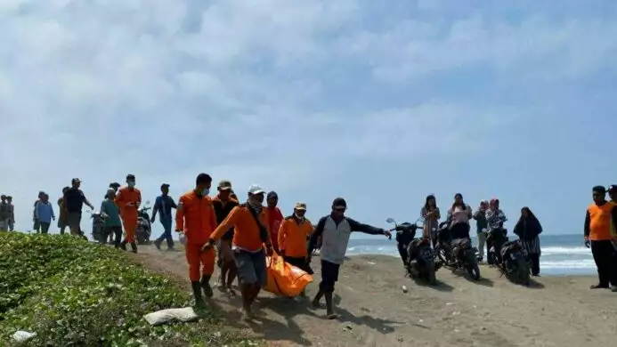 Jasad Nelayan Pencari Ubur Ubur ditemukan di Perairan Lengkong Cilacap