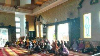 Pengasuh PPM MBS Bumiayu Mengisi Kajian Ahad Pagi di Masjid Iqro Kluwut Bulakamba Brebes