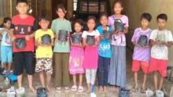 Peringatan Hari Anak Sedunia di Rumah Baca Mahardhika Kedungreja dimeriahkan oleh Pendongeng