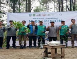 Cargill dan masyarakat lokal menanam 5.000 Pohon di Pasuruan