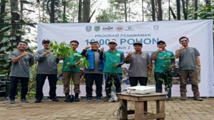 cargill dan masyarakat lokal menanam 5 000 pohon di pasuruan