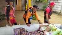 Banjir Rendam 4 Kecamatan di Brebes, Tim SAR Lakukan Evakuasi