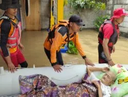 Banjir Rendam 4 Kecamatan di Brebes, Tim SAR Lakukan Evakuasi
