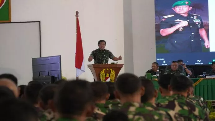 kasad kunjungi makorem 071 wijayakusuma