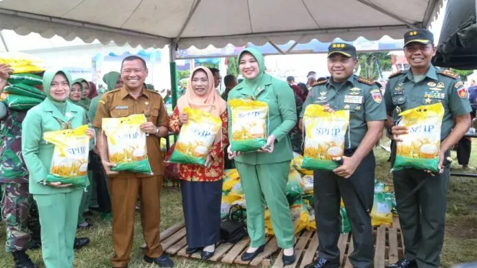 gebyar pasar murah kodim 0703 cilacap diserbu warga
