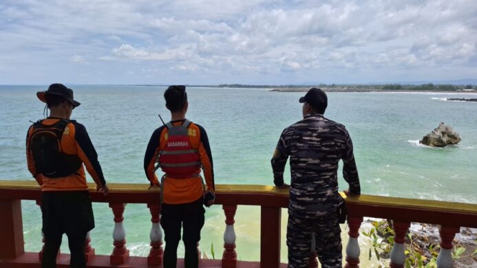 Tim SAR Gabungan Laukukan Pemantauan Kapal Kilat Maju Jaya 7 di sejumlah Perairan