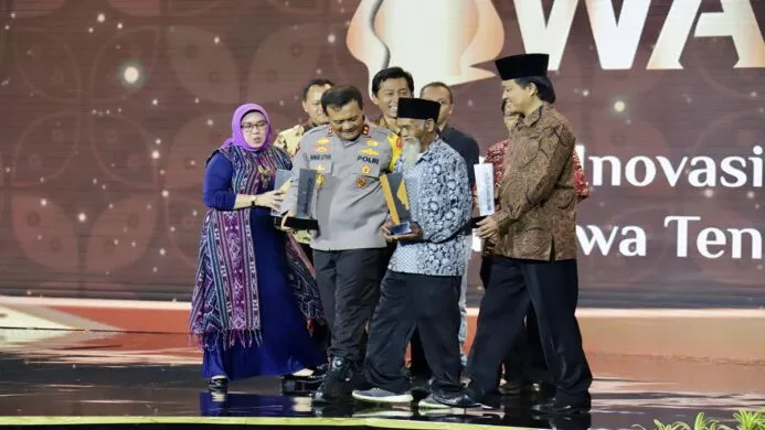 kapolda jateng terima penghargaan detik jateng jogja award 2024