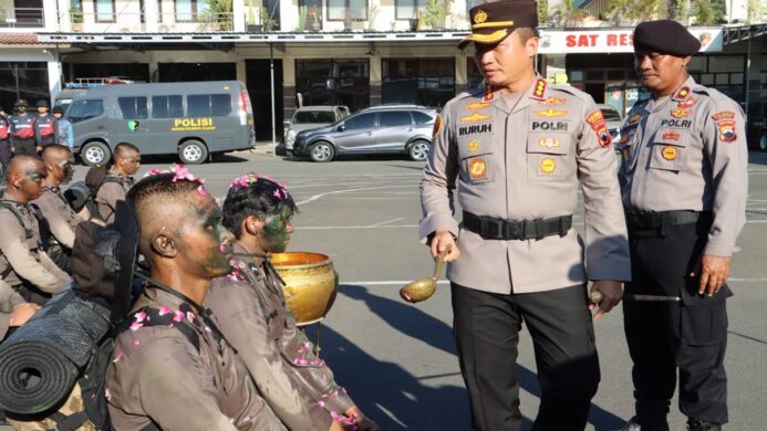 30 personil bintara remaja polresta cilacap ikut tradisi penyambutan dan orientasi wilayah polresta cilacap