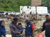 KKLR Sulsel Kembali Salurkan 300 Porsi Nasi Kotak untuk Warga Korban Banjir di Desa Kadundung Luwu