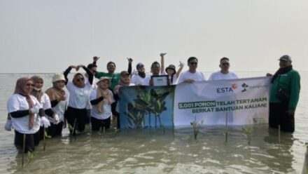 PT Esta Dana Ventura Tanam 5.001 Pohon Mangrove di Pesisir Indramayu