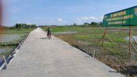 Bahagianya Aris Menyusuri Jalan Baru Hasil Program TMMD Sengkuyung Tahap II Kodim Cilacap