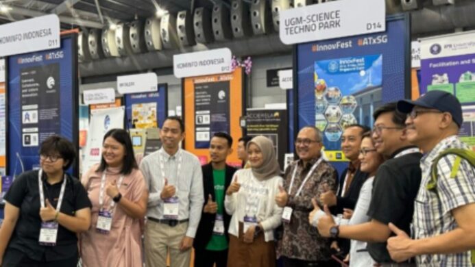 Dokumentasi Visitors di Booth TechnoGIS Indonesia