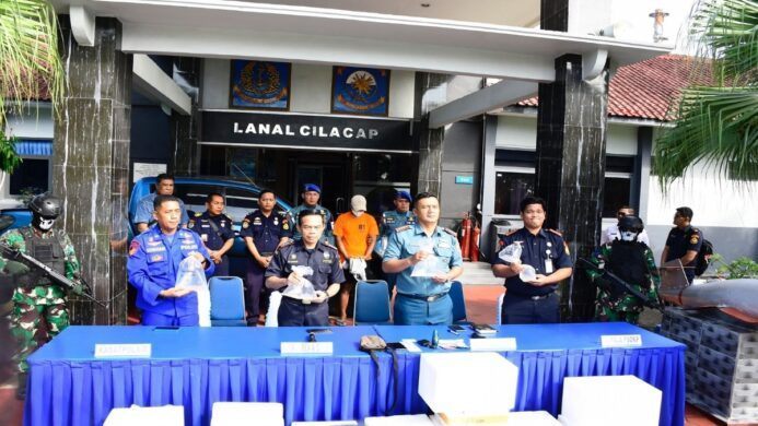 Lanal Cilacap Gagalkan Penyelundupan Baby Lobster