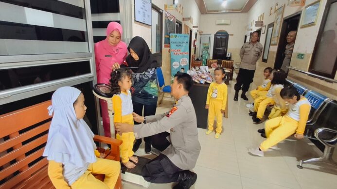 klinik bhayangkara polresta cilacap gelar pemeriksaan kesehatan dan stunting untuk anak anak tk bhayangkari