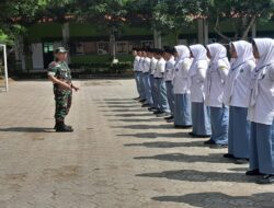 Anggota Koramil Kroya Berikan Bimbingan Latihan Dasar Kepemimpinan Siswa-Siswi MAN 3 Cilacap