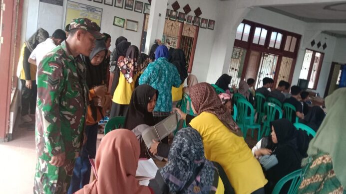 peduli kesehatan babinsa pesawahan binangun aktif dampingi posyandu remaja