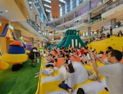 Petualangan Seru Bermain di Inflatable Bouncy Raksasa di PIK Avenue