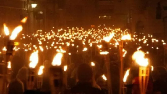 Sambut 1 Muharram 1446 H dengan Pawai Obor dari 3 Dusun di Desa Panulisan Dayeuhluhur berlangsung meriah