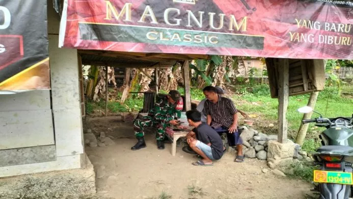 melalui komsos babinsa cimanggu himbau warga waspada dan jauhi judi online