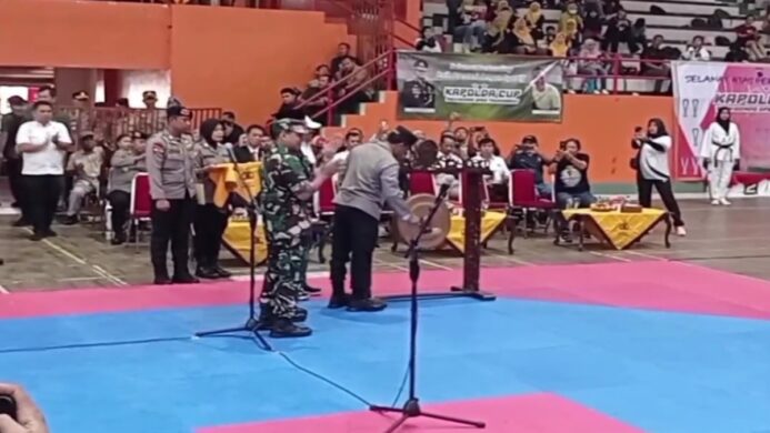 Irjen Ahmad Lutfhi Buka Taekwondo Tournamen Kapolda Cup 2024 di Gor Satria Purwokerto Jumat 12 Juli 2024