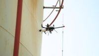 Meningkatkan Keamanan NDT di Industri Oil & Gas dengan Drone Inspeksi Voliro T