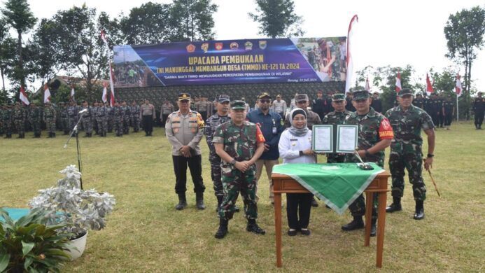 buka tmmd di desa pacet batang danrem 071 wijayakusuma tekankan kolaborasi tni rakyat untuk pembangunan lokal