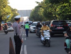 Ratusan Polisi di Cilacap Turun ke Jalan Raya, Ada Apa?