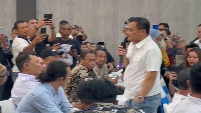 Relawan Bolone Bro Lutfi sedang Dialog dengan Mantan Kapolda Jawa Tengah, Ahmad Luthfi