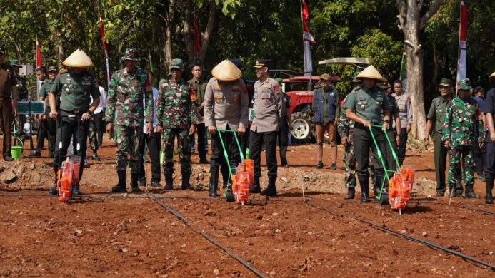 Kapolda Jateng Bersama Pangdam IV Diponegoro Perkuat Sinergi untuk Kemandirian Pangan