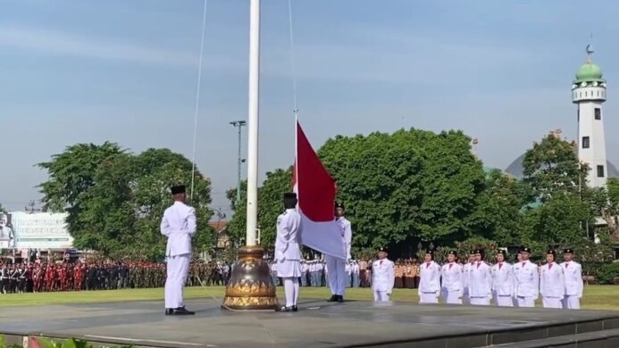 Pemkab Banyumas menggelar upacara dalam rangka HUT RI yang ke 79 di Alun alun Purwokerto pada Sabtu 17 Agustus 2024